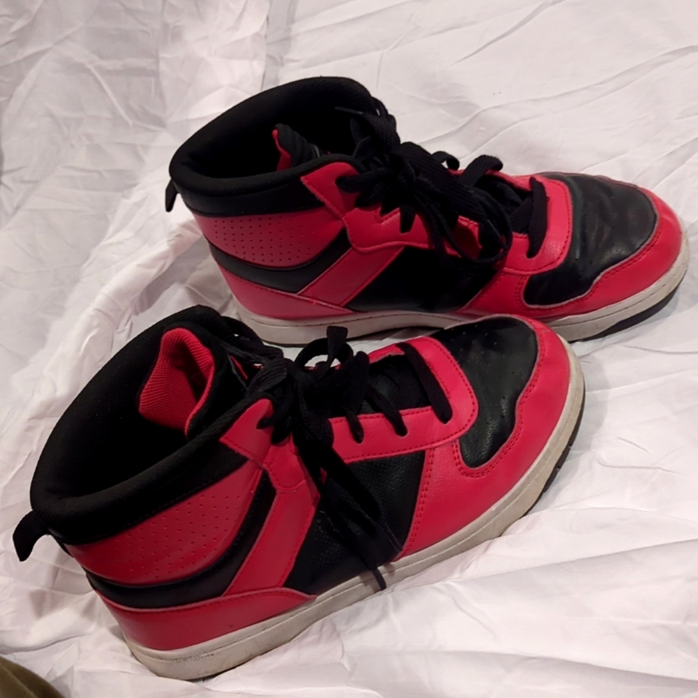 FUBU boys sneakers size 4